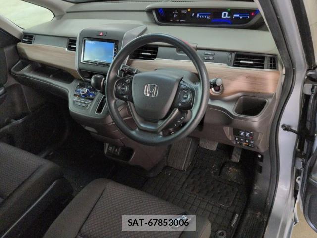 Honda FREED 2021-05 8363422-2