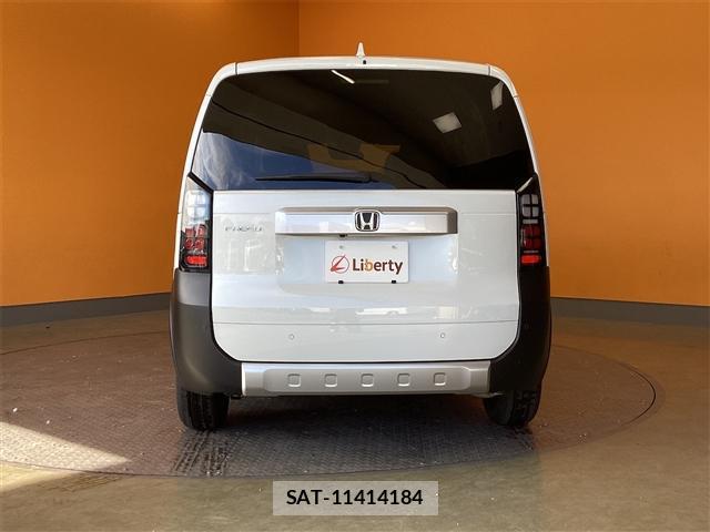 Honda FREED 2025-11 8363734-4