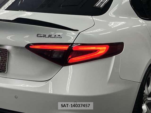 ALFA ROMEO Giulia 2018-07 8363870-14
