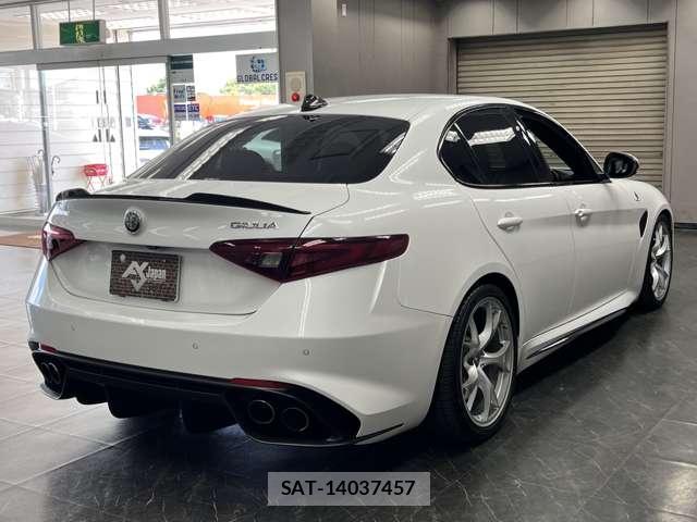 ALFA ROMEO Giulia 2018-07 8363870-18
