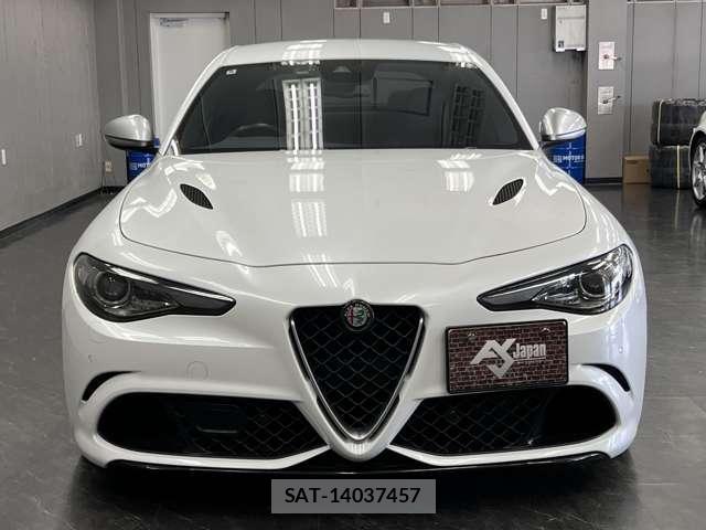 ALFA ROMEO Giulia 2018-07 8363870-6