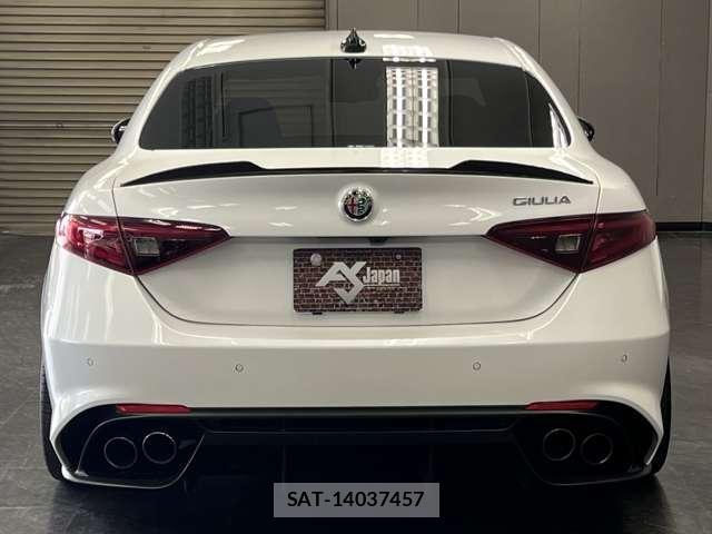 ALFA ROMEO Giulia 2018-07 8363870-7