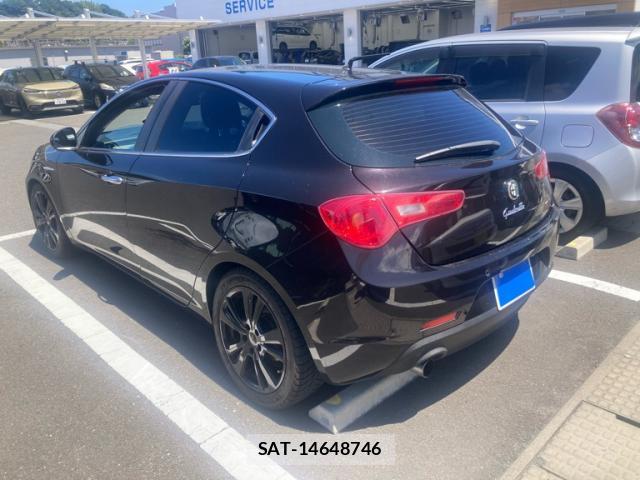 ALFA ROMEO GIULIETTA 2014-03 8361705-12