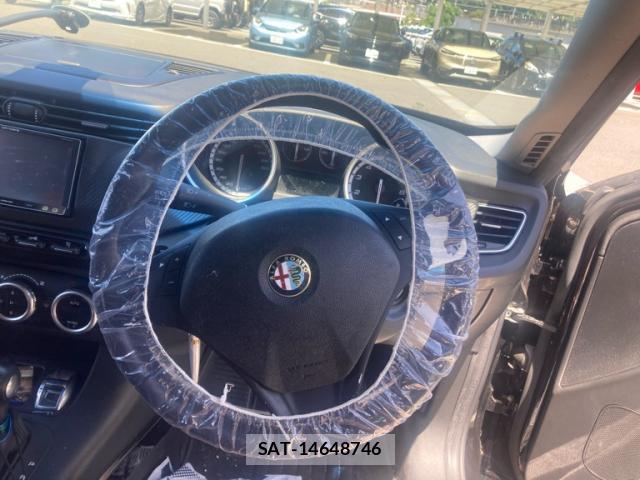 ALFA ROMEO GIULIETTA 2014-03 8361705-7