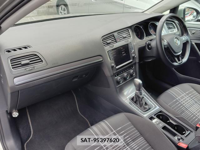 VolksWagen GOLF 2015-08 8361757-17