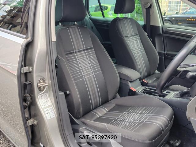 VolksWagen GOLF 2015-08 8361757-5