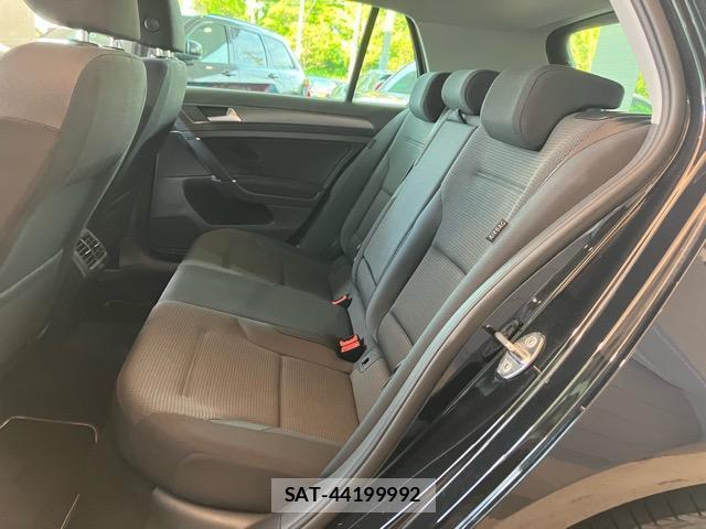 VolksWagen GOLF 2020-09 8363607-7