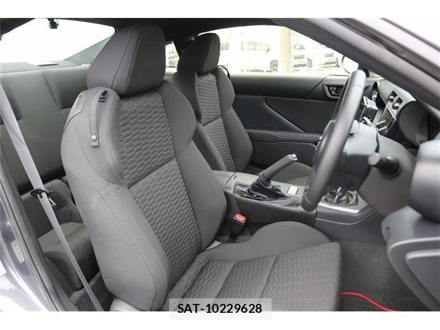 Toyota GR86 2024-10 8360973-16