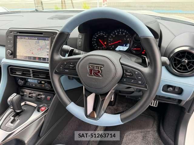 Nissan GT-R 2025-04 8363656-4