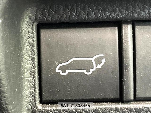 Toyota HARRIER HYBRID 2023-07 8361550-4