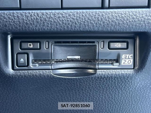 Toyota HARRIER HYBRID 2024-09 8361692-5