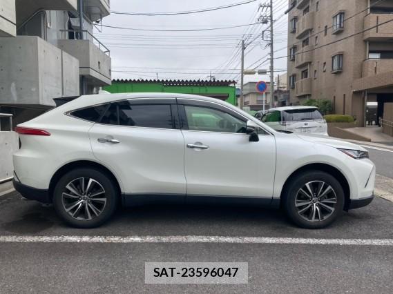 Toyota HARRIER HYBRID 2021-02 8362252-3