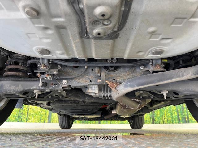 Toyota HARRIER HYBRID 2015-05 8362681-19