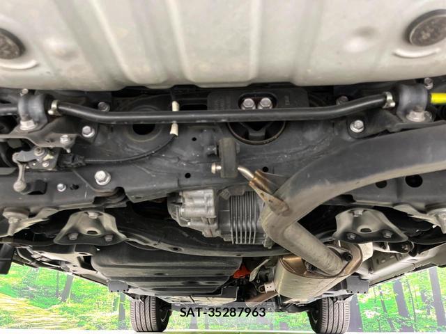 Toyota HARRIER HYBRID 2018-07 8363190-19