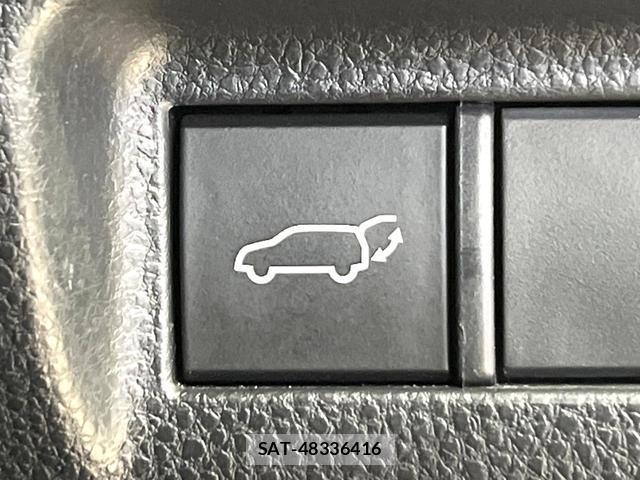 Toyota HARRIER HYBRID 2023-03 8363784-5