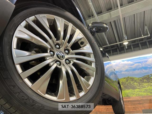 Toyota HARRIER 2023-04 8361032-13