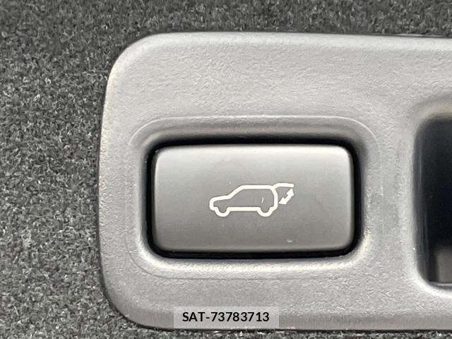 Toyota HARRIER 2017-01 8361681-4