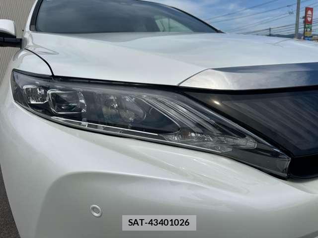 Toyota HARRIER 2017-03 8361908-12