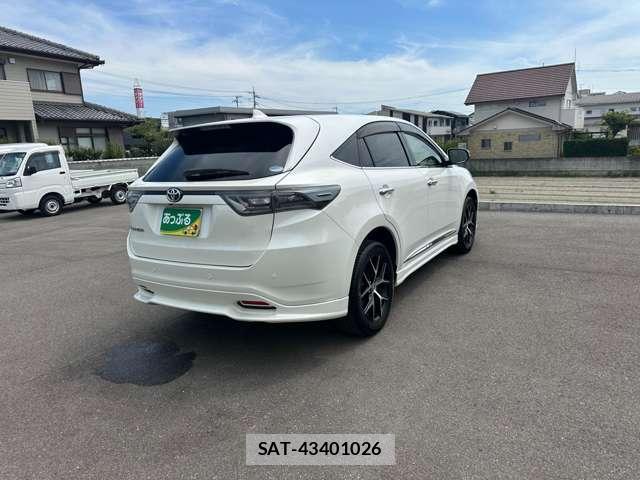 Toyota HARRIER 2017-03 8361908-6