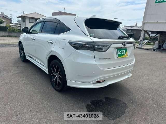 Toyota HARRIER 2017-03 8361908-8