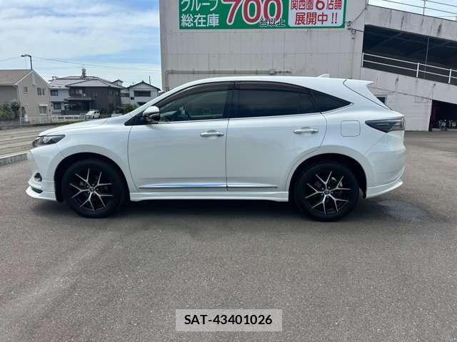 Toyota HARRIER 2017-03 8361908-9