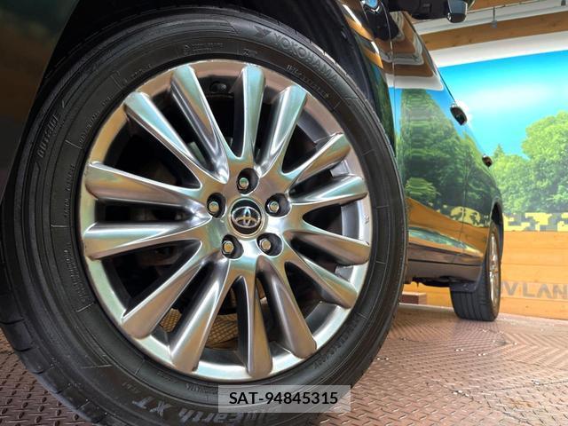 Toyota HARRIER 2017-06 8361926-12
