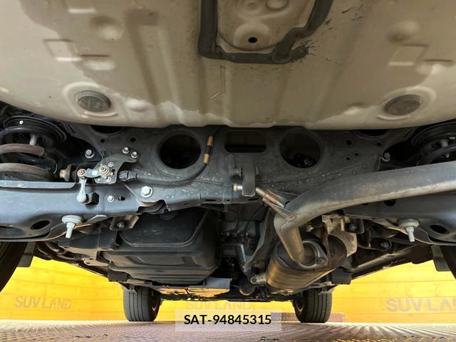 Toyota HARRIER 2017-06 8361926-18