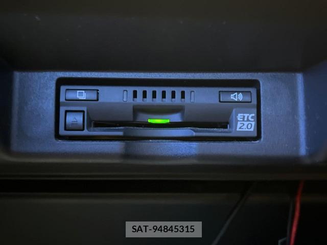 Toyota HARRIER 2017-06 8361926-4