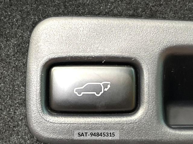 Toyota HARRIER 2017-06 8361926-5