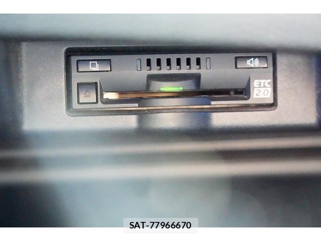 Toyota HARRIER 2017-06 8363384-15