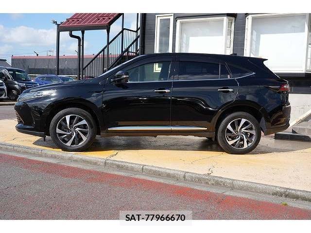 Toyota HARRIER 2017-06 8363384-2