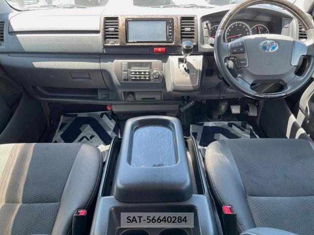 Toyota HIACE VAN 2017-08 8360598-1