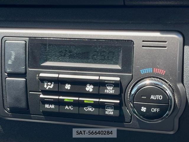 Toyota HIACE VAN 2017-08 8360598-6