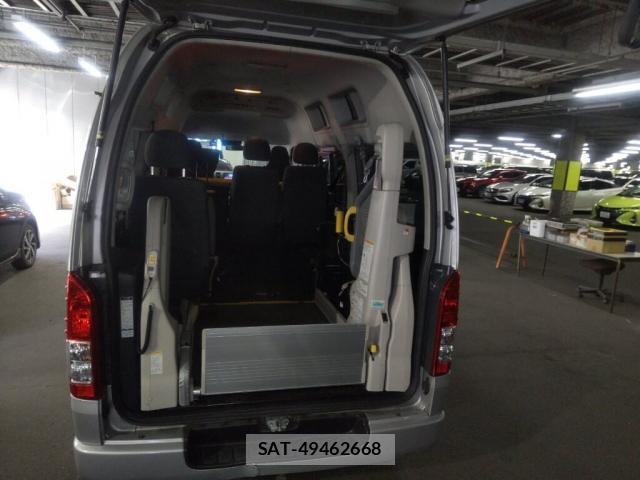 Toyota HIACE VAN 2021-06 8360714-3