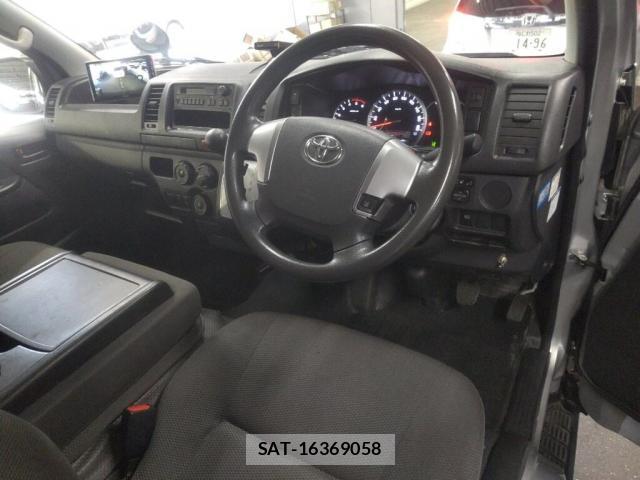Toyota HIACE VAN 2020-04 8360767-2
