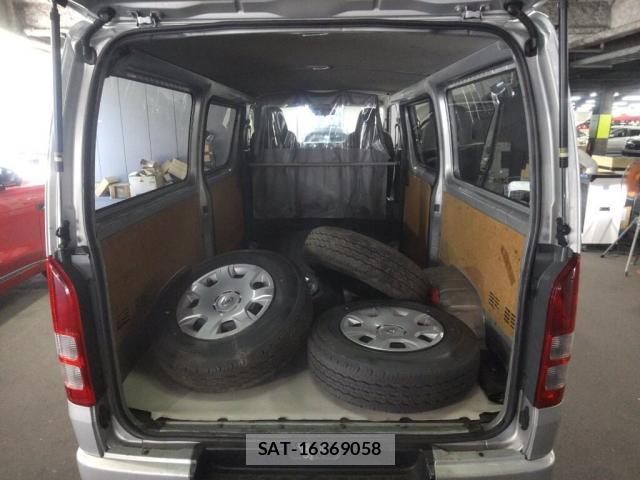 Toyota HIACE VAN 2020-04 8360767-3