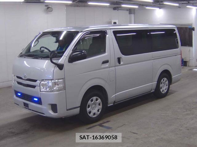 Toyota HIACE VAN 2020-04 8360767-4