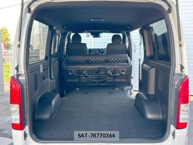Toyota HIACE VAN 2022-03 8361019-10