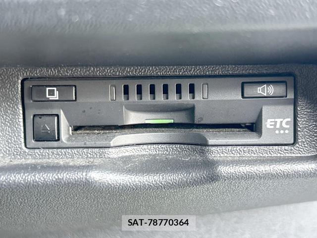 Toyota HIACE VAN 2022-03 8361019-6