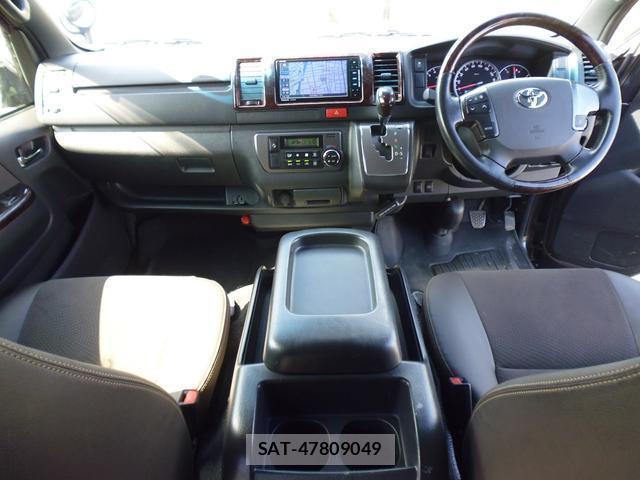 Toyota HIACE VAN 2018-11 8361084-10