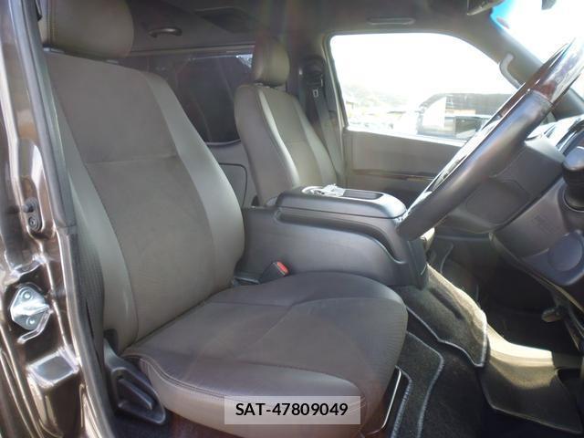 Toyota HIACE VAN 2018-11 8361084-16
