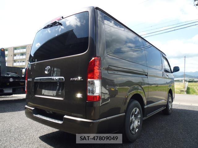 Toyota HIACE VAN 2018-11 8361084-9