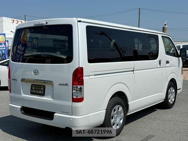 Toyota HIACE VAN 2026-08 8361441-1