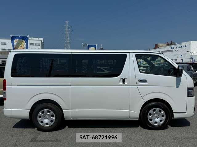 Toyota HIACE VAN 2026-08 8361441-7