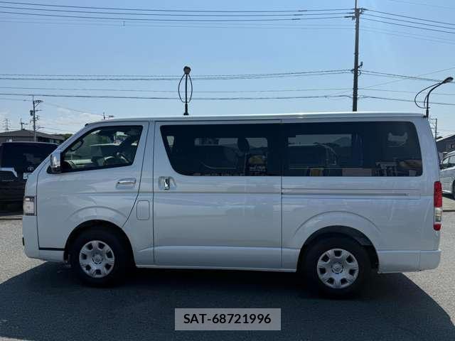 Toyota HIACE VAN 2026-08 8361441-9
