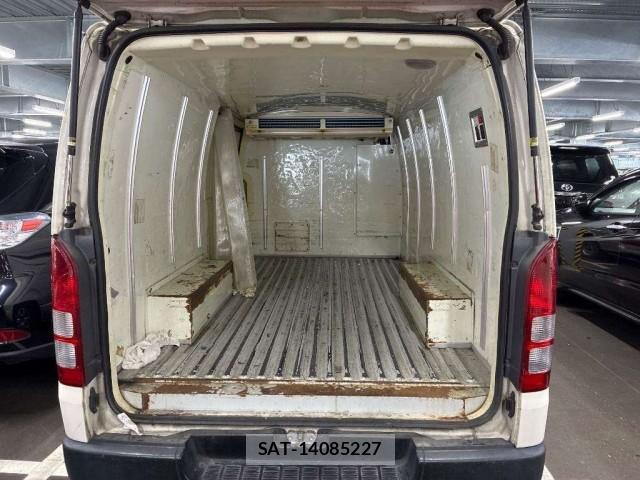 Toyota HIACE VAN 2017-10 8361625-2