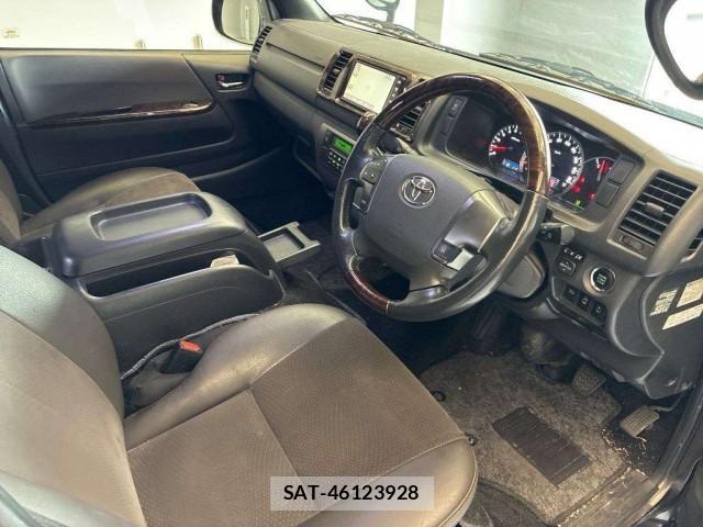 Toyota HIACE VAN 2019-07 8361626-3