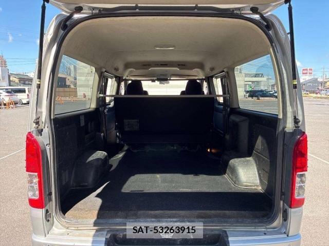 Toyota HIACE VAN 2021-08 8361629-2