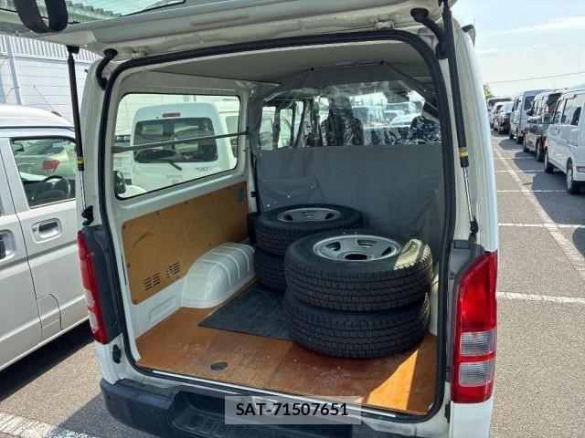 Toyota HIACE VAN 2021-05 8361630-2