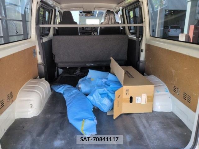 Toyota HIACE VAN 2024-07 8361632-2